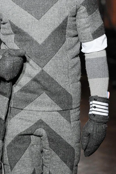 Look 60